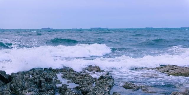 大雨落幽燕，白浪滔天—读毛泽东的《浪淘沙•北戴河》图5