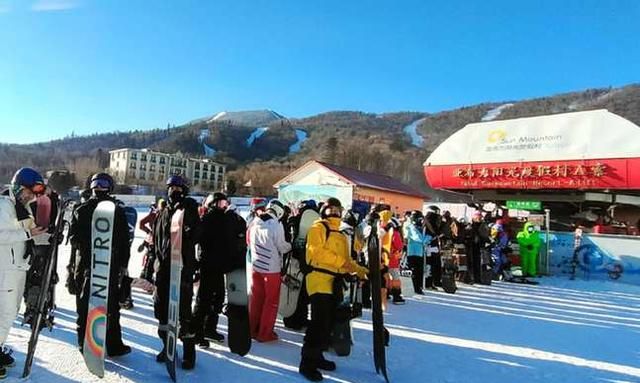 2020亚布力滑雪场开了吗,市场火爆2021反季滑雪新趋势发布图4