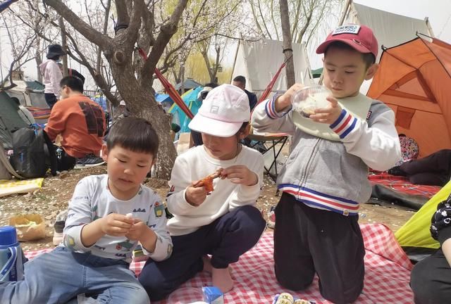 父母对幼儿园毕业寄语简短,对女孩子的毕业寄语幼儿园图6