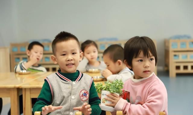 父母对幼儿园毕业寄语简短,对女孩子的毕业寄语幼儿园图8