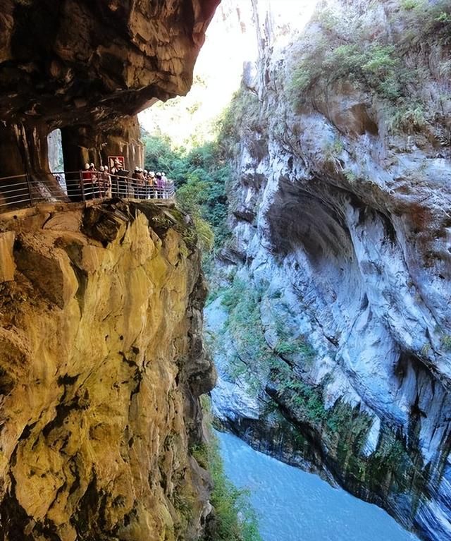 台湾东部的太鲁阁峡谷(太鲁阁和华东纵谷位于台湾哪个县)图1