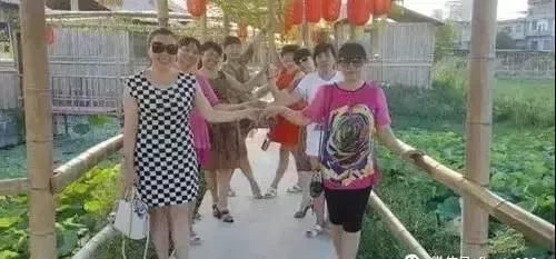 今天祝姐妹们节日快乐图6