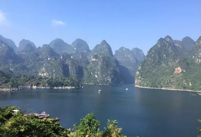 秀美的万峰湖(万峰湖景区)图3