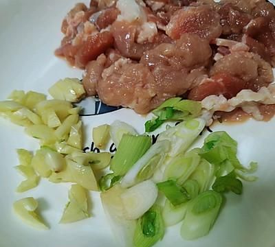 青椒炒肉片怎样做好吃,川味小青椒炒肉片图2