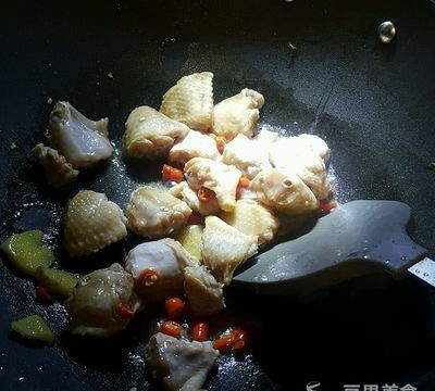 黄焖鸡米饭的做法(黄焖鸡米饭的做法正宗做法)图6