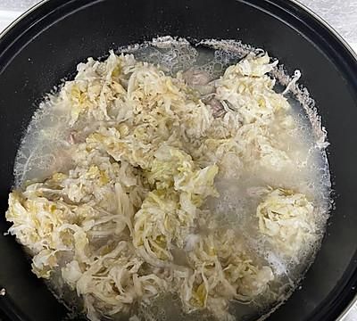 东北酸菜炖排骨正宗做法,沈北东北菜馆酸菜炖排骨图7