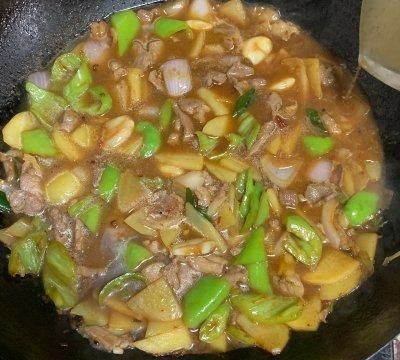 家庭版土豆回锅肉(土豆回锅肉做法家庭)图9