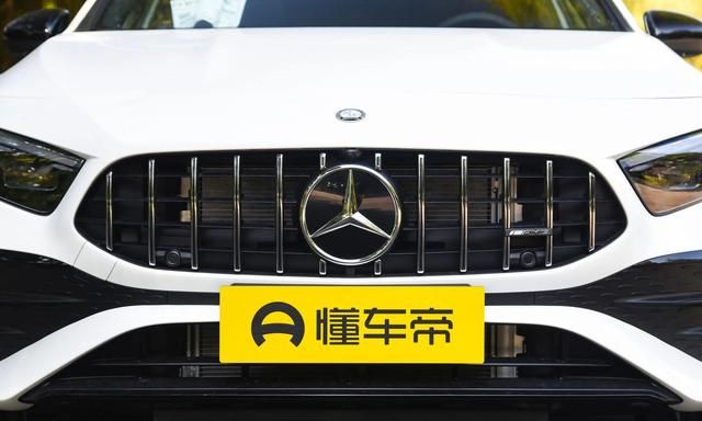 新款梅赛德斯amg a 35实拍图2