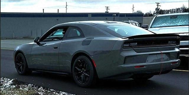 新道奇charger谍照曝光,2020道奇战马charger 3.6 gt plus图1