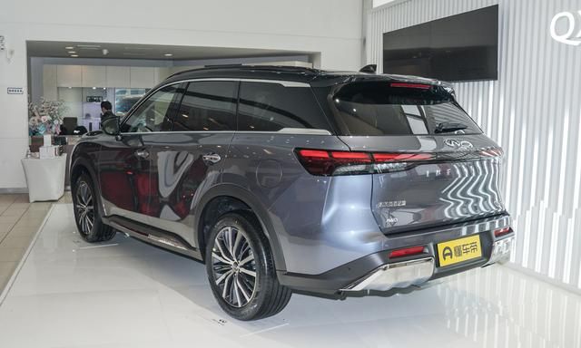 新一代qx602.0t四驱尊贵版到店实拍(英菲尼迪多少钱)图3