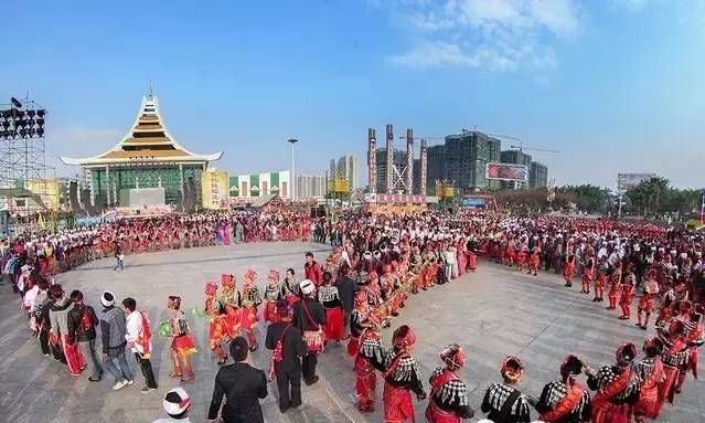 景颇族的风俗：目瑙纵歌节，景颇族的传统习俗图4