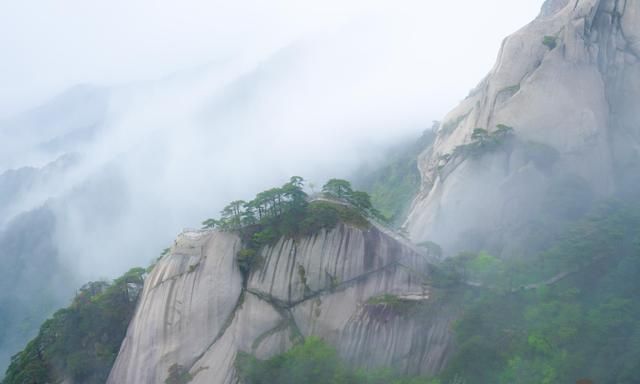 大别山，坐落于鄂豫皖三省交界处，为啥大家都说是“安徽大别山”图1